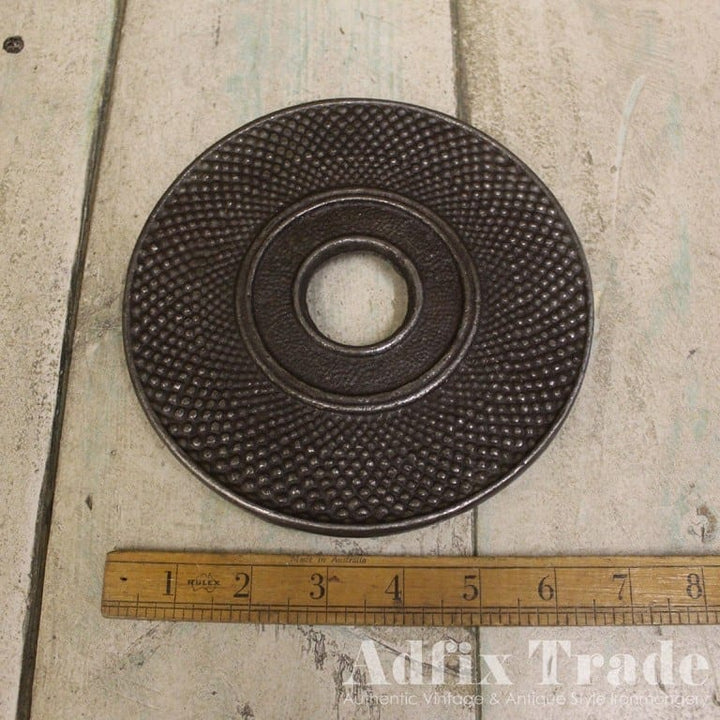 Trivet Circular with centre hole FISH SCALES Cast Iron 170mm