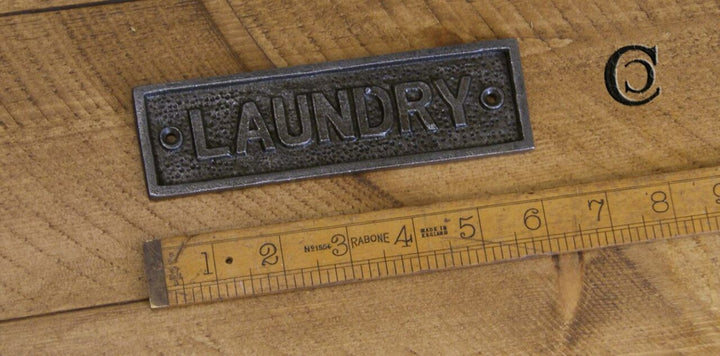 Plaque LAUNDRY Cast Antique Iron 45mm x 152mm