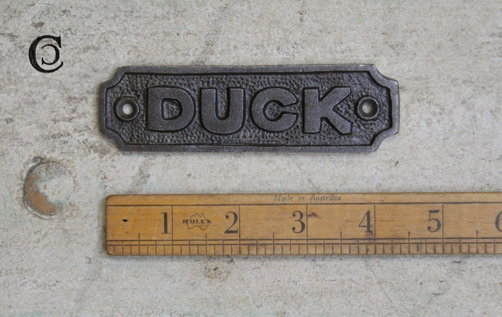 Plaque DUCK Cast Antique Iron 113mm x 33mm