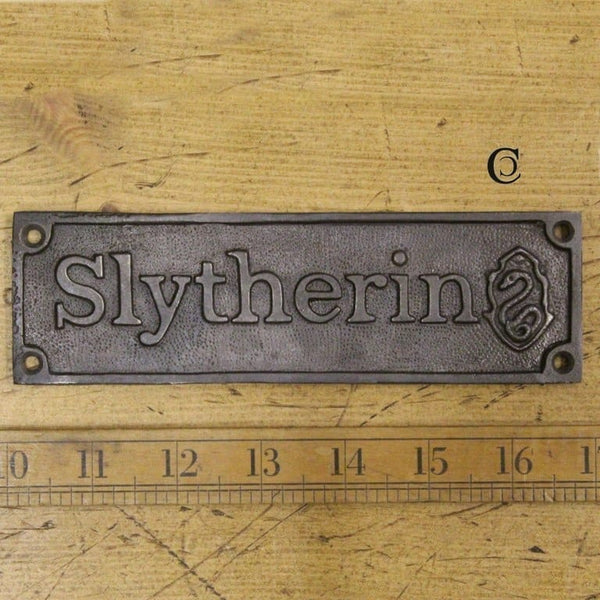 Plaque SLYTHERIN Antique Cast Iron 170mm x 50mm