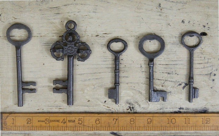 Keys Cast Antique Iron (set of 5)