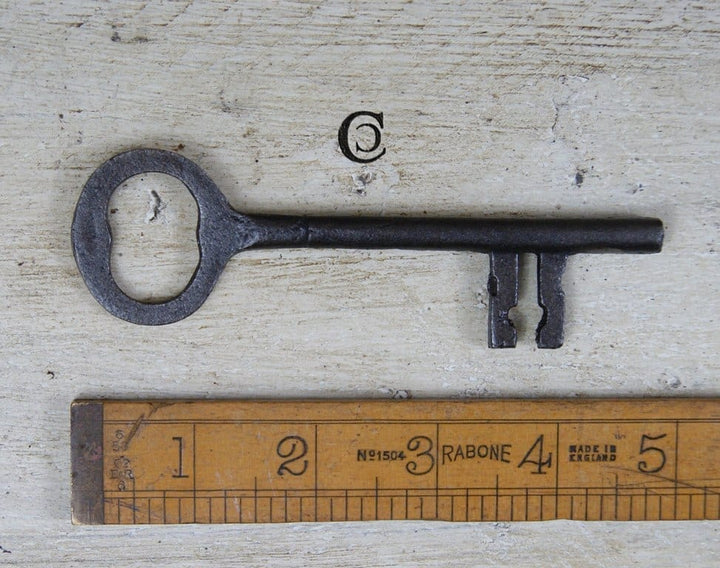 Key Cast Antique Iron GOTHIC 100mm