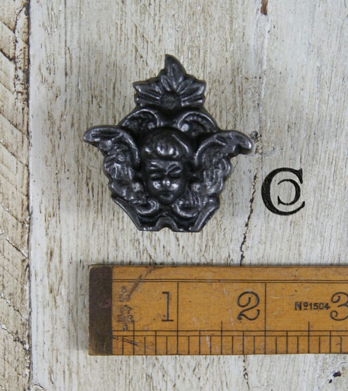 Knob FAIRY QUEEN Cast Antique Iron 45mm – Cottingham Collection