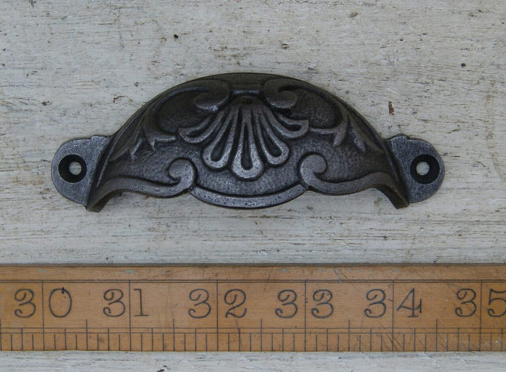 Cup Handle ADELPHI Fancy Swirl Cast Waxed Antique Iron 114mm