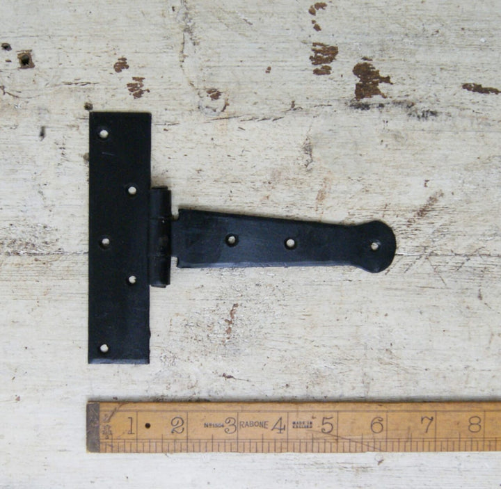 Tee Hinge Light Duty Penny End Hand Forged 150mm Beeswax