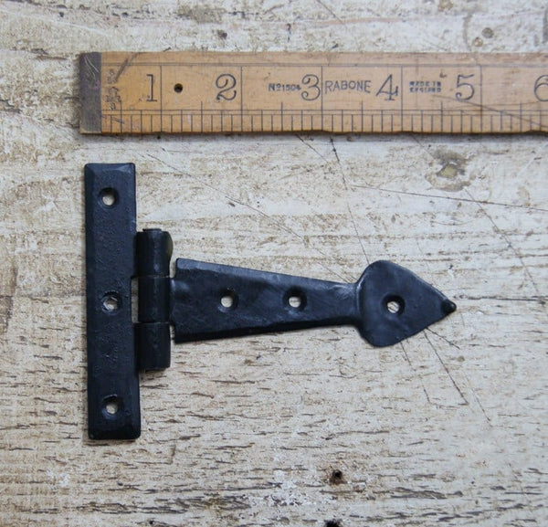 Tee Hinge Hand Forged Spearhead Black Beeswax 100mm