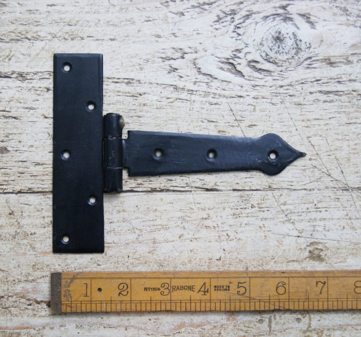 Tee Hinge Hand Forged Spearhead Black Beeswax 150mm