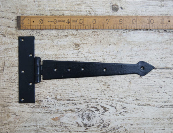 Tee Hinge Hand Forged Spearhead Black Beeswax 250mm