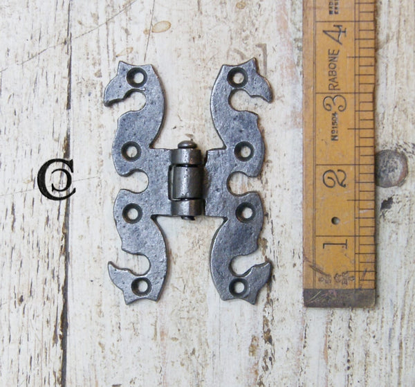 Snake Hinge (Equal) Antique Iron 90mm