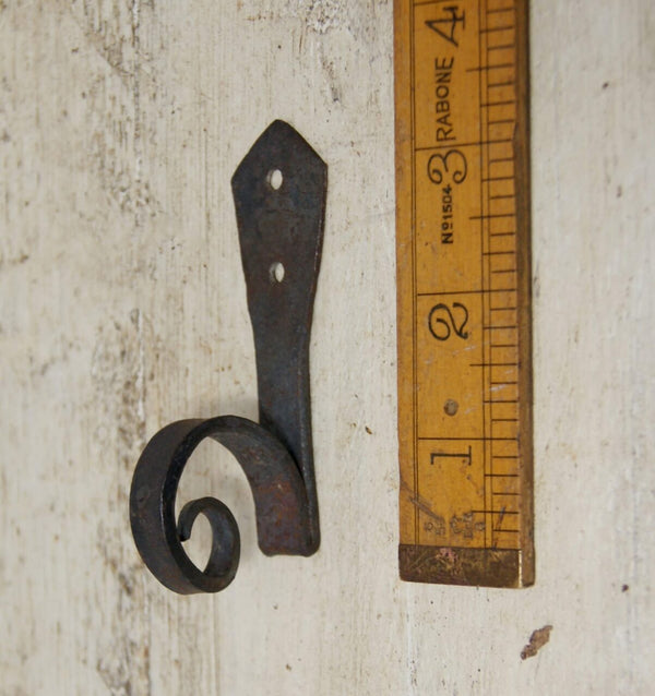 Scroll Hook Hand Forged Black Wax 80mm (KE1001)