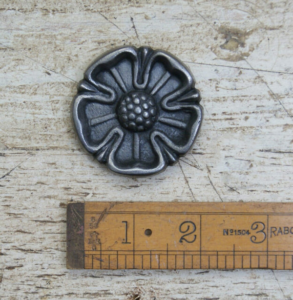 Paperweight Knocker Button Yorkshire Rose Cast Antique Iron M6