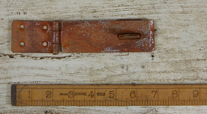 Hasp Staple Plain Rust 115mm