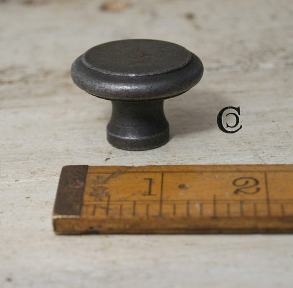 Knob Flat Top Cast Antique Iron 35mm Diameter (AF005AI)