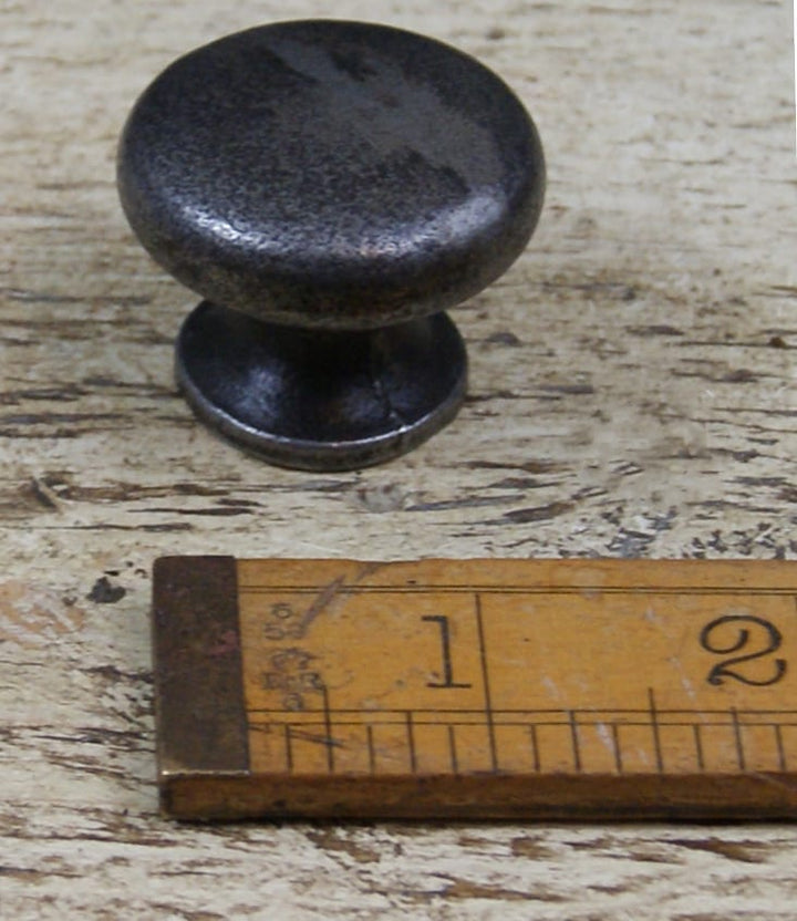 Knob Plain Shaker with Seam Cast Antique Iron 35mm Diameter