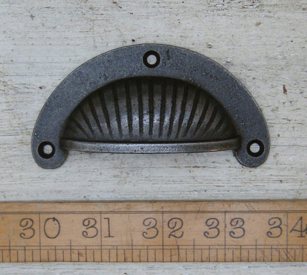 Cup Handle Ridged Design Cast Antique Iron 100mm (IMDRP1)TBD