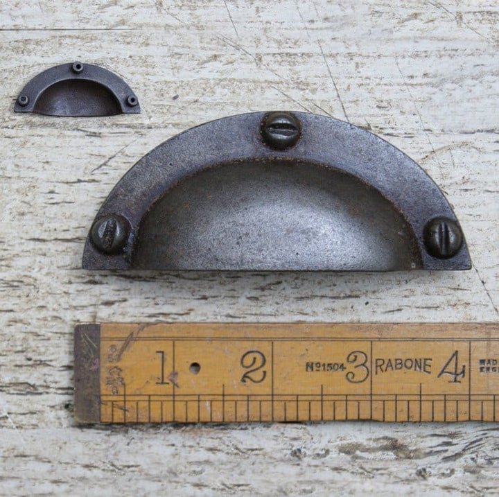 Cup Handle Basic Design Cast Antique Iron M4 Lugs (spigot) 96mm