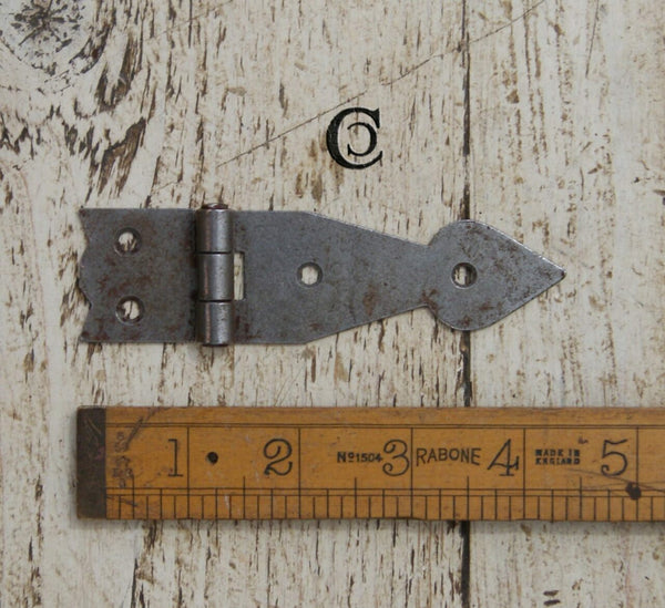 Arrowhead Hinge Antique Iron 80mm