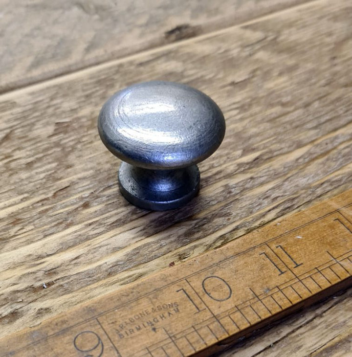 Knob Plain Shaker Cast Antique Iron 32mm Diameter